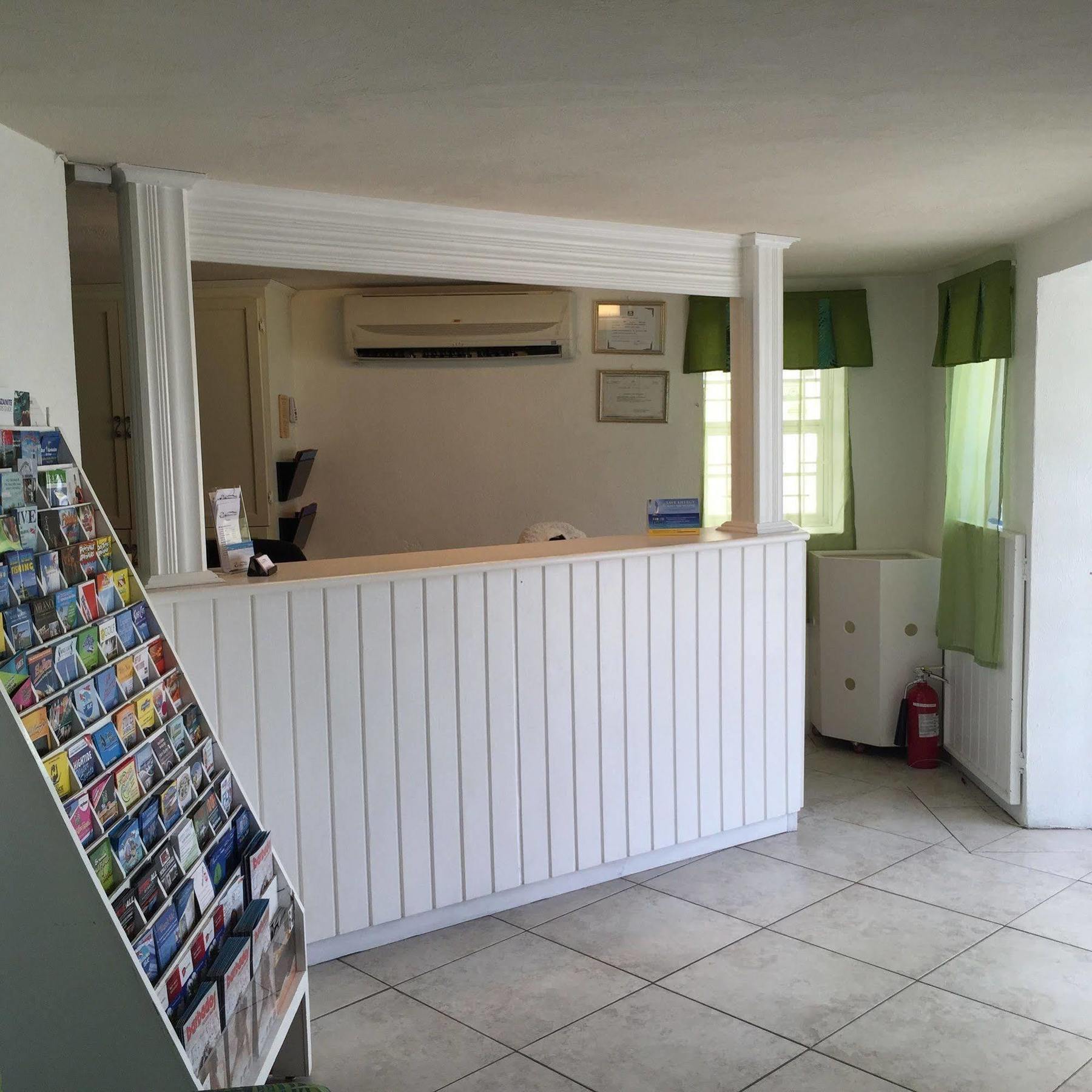 Southern Surf Beach Apartments Rockley ภายนอก รูปภาพ